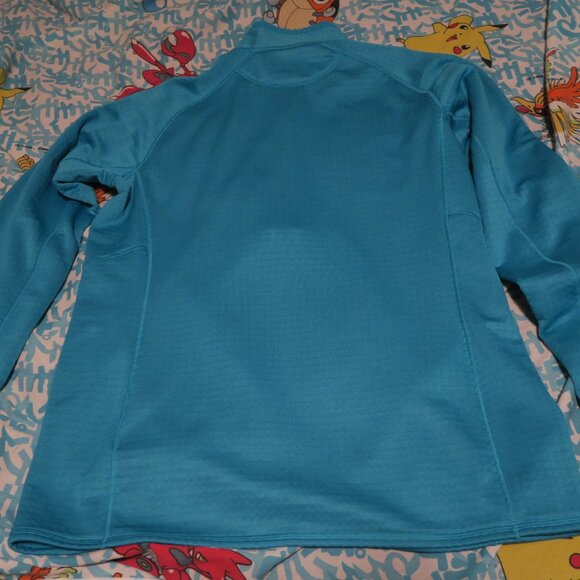 Patagonia Women’s R1 Polartec Size Large, Waffle, 1/2 Zip Pullover, Aqua Blue - Picture 7 of 7